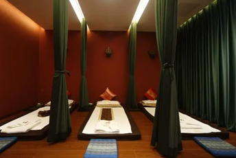 广州番禺区泰式按摩的被动瑜伽：当身体被折叠成诗